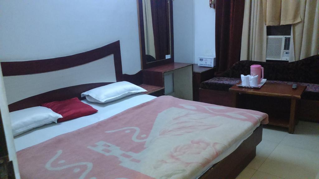 Hotel Katra Residency Exterior photo