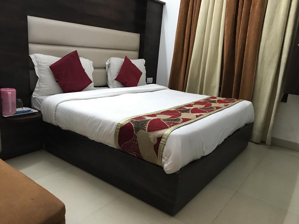 Hotel Katra Residency Exterior photo