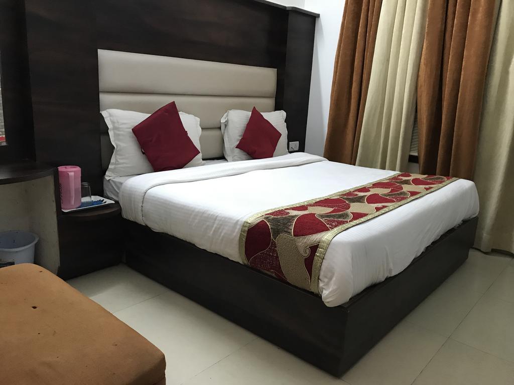 Hotel Katra Residency Exterior photo